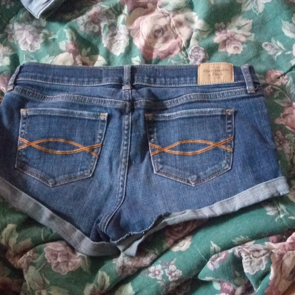Shorts - Picture 2 of 2
